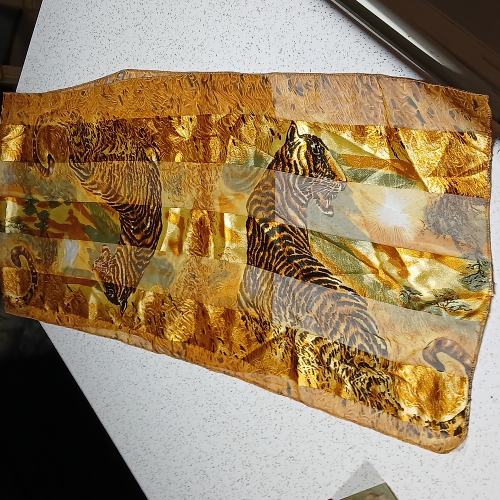 Gold Tiger Scarf 🐅